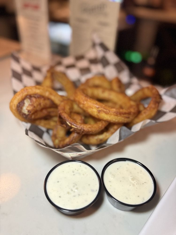 Social spots from Lincoln Speakeasy Taproom