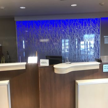 Fairfield by Marriott Inn & Suites Scottsbluff - Front Desk - Hotels Near Me - Scottsbluff, Nebraska