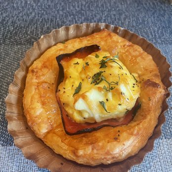 Le Hérisson - Egg salad croissant with ham - super tasty! - Cafes Near Me - Simi Valley, California Le Hérisson - Egg salad croissant with ham - super tasty! - Cafes Near Me - Simi Valley, California