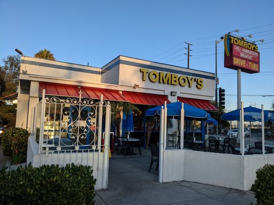 Tomboy's Famous Chiliburgers by null