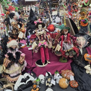 Dorothea's Shoppe - Halloween - Home Decor Near Me - Folsom, California