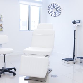 Stephan Baker, MD FACS - office interior - Plastic Surgeons Near Me - Miami, Florida Stephan Baker, MD FACS - office interior - Plastic Surgeons Near Me - Miami, Florida