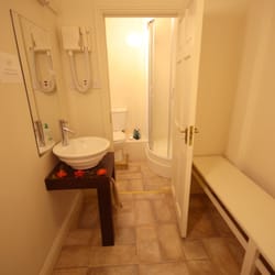 Dublin Wellness Centre - Showers & changing rooms