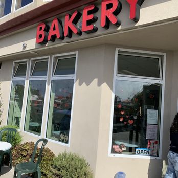La Parisienne - Bakeries Near Me - Morro Bay, California