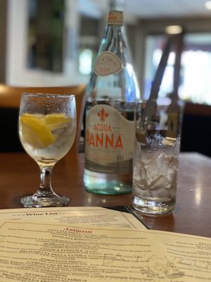 La Tavola by null