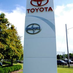 HENDRICK TOYOTA WILMINGTON - 34 Photos & 148 Reviews - 5640 Market St ...
