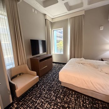 Hyatt House LAX - Free upgrade to a hugeeeee corner 1 bedroom - Hotels Near Me - Los Angeles, California Hyatt House LAX - Free upgrade to a hugeeeee corner 1 bedroom - Hotels Near Me - Los Angeles, California
