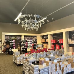 DSW Designer Shoe Warehouse
