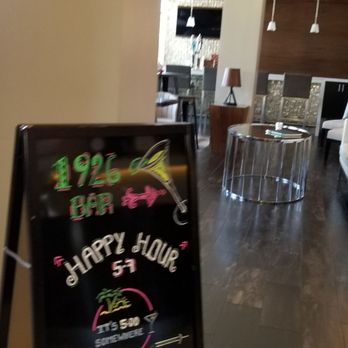 Springhill Suites by Marriott - Bar and happy hour! - Hotels Near Me - Burbank, California