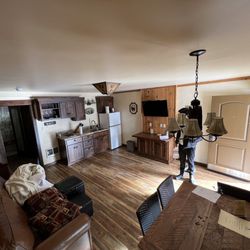 user provided Cedar Glen Lodge photo