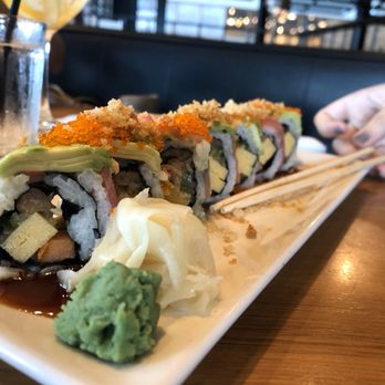 Earls Kitchen + Bar - New American Near Me - Miami, Florida