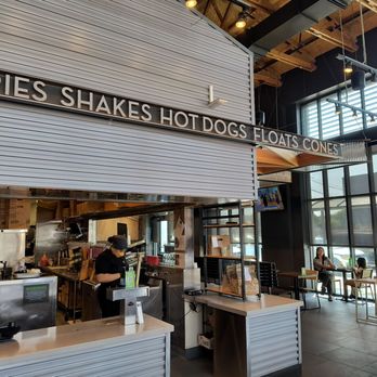Shake Shack Glendale - Burgers Near Me - Glendale, California Shake Shack Glendale - Burgers Near Me - Glendale, California