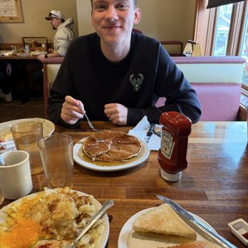 Lumber Inn - Breakfast - Breakfast & Brunch Near Me - Delafield, Wisconsin