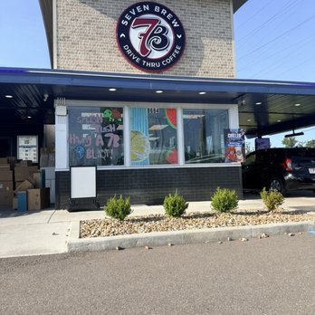7 Brew Coffee - Front of location - Coffee & Tea Near Me - University City, Missouri