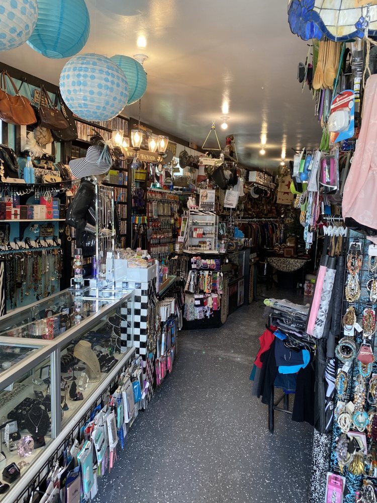 STELLA’S STYLES GENERAL STORE Updated August 2024 59 Photos 28