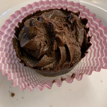 Praline Bakery - Chocolate mousse cup - Bakeries Near Me - Bethesda, Maryland
