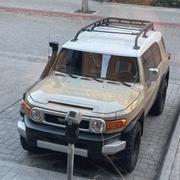 2014 Toyota TJ cruiser with new windshield from auto glass geeks