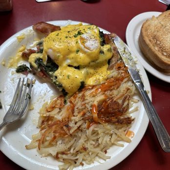 Arthur's Family Restaurant - Florentine Benedict.    Dry and spinach over cooked. - Breakfast & Brunch Near Me - Orange, California