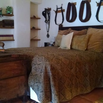 Cibolo Creek Ranch - Chianti Suite - Ranches Near Me - Marfa, Texas