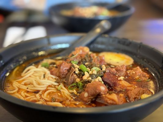 Min’s Noodle House 渔家重庆小面 by null