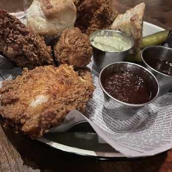 La Lucha - fried chicken and biscuits! yum! - Seafood Near Me - Houston, Texas La Lucha - fried chicken and biscuits! yum! - Seafood Near Me - Houston, Texas