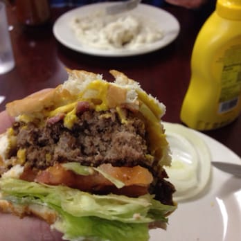 Robin's Nest Cafe - Cafes Near Me - Machesney Park, Illinois