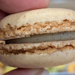 Yoglo Yogurt Fruit Mix - Creme brulee macaron
