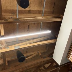 Chipotle Mexican Grill - Missing ceiling?