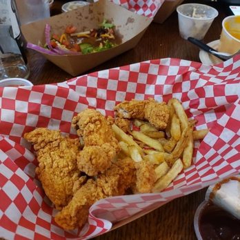 Lobster Cooker - Chicken fingers. Really good. My friend doesn't like seafood... I don't like my friend. - Seafood Near Me - Freeport, Maine