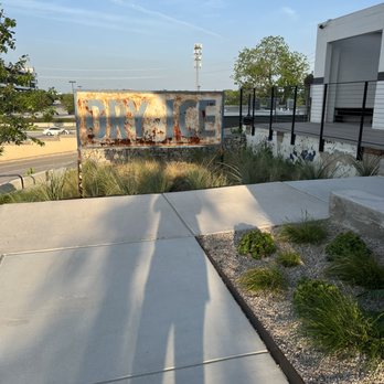 Hotel Dryce - Lounges Near Me - Fort Worth, Texas