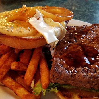 Billy's - Burger in rectangular shape like a brick - American Near Me - Aberdeen, Washington
