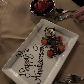 El Tovar Dining Room - Flourless Chocolate Cake with Raspberry Sorbet - American Near Me - Grand Canyon, Arizona