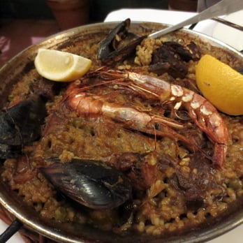 Les Quinze Nits - Paella - Mediterranean Near Me - Barcelona, B Les Quinze Nits - Paella - Mediterranean Near Me - Barcelona, B