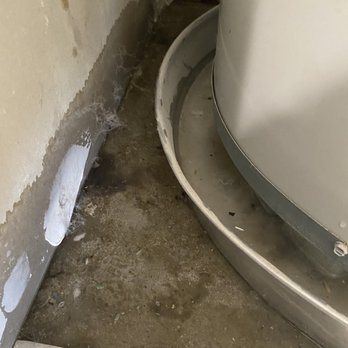 Gennaro's Plumbing - Closer picture of water in the closet - Plumbing Near Me