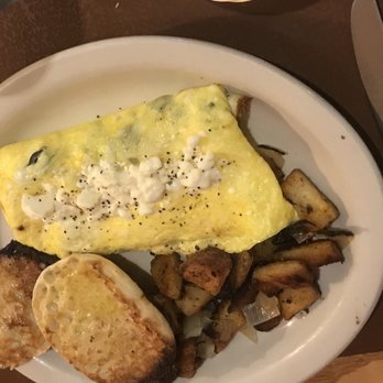 Zider Zee - an omelet and potatoes on a plate - Fast Food Near Me - Holland, New York Zider Zee - an omelet and potatoes on a plate - Fast Food Near Me - Holland, New York