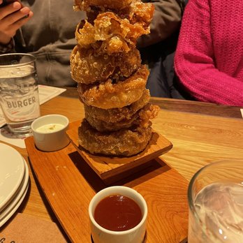 Gordon Ramsay Burger - Beer battered onion rings - Salad Near Me - Chicago, Illinois