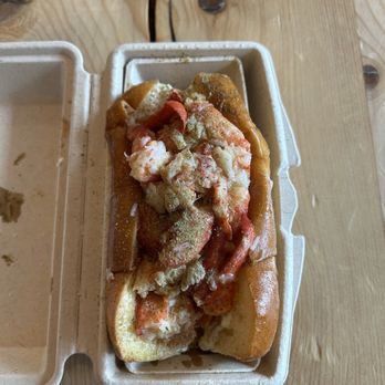 Luke's Lobster Downtown Crossing - 14 oz. Lobster Roll with hot butter - Seafood Near Me - Boston, Massachusetts Luke's Lobster Downtown Crossing - 14 oz. Lobster Roll with hot butter - Seafood Near Me - Boston, Massachusetts