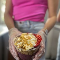 Mountain Berry Bowls - Livingston - "Old Faith-bowl" add strawberries. Yum!