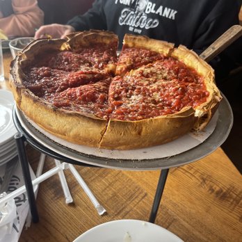 Giordano's - Pizza Near Me - Rosemont, Illinois