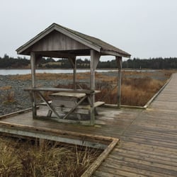 MacCormack's Beach Provinicial Park - Lots of picnic benches!