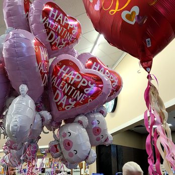 Albertsons - D' Valentine's stuff in high gear + florist Albertsons Blue Diamond TH 2-8-24 - Grocery Near Me - Las Vegas, Nevada Albertsons - D' Valentine's stuff in high gear + florist Albertsons Blue Diamond TH 2-8-24 - Grocery Near Me - Las Vegas, Nevada