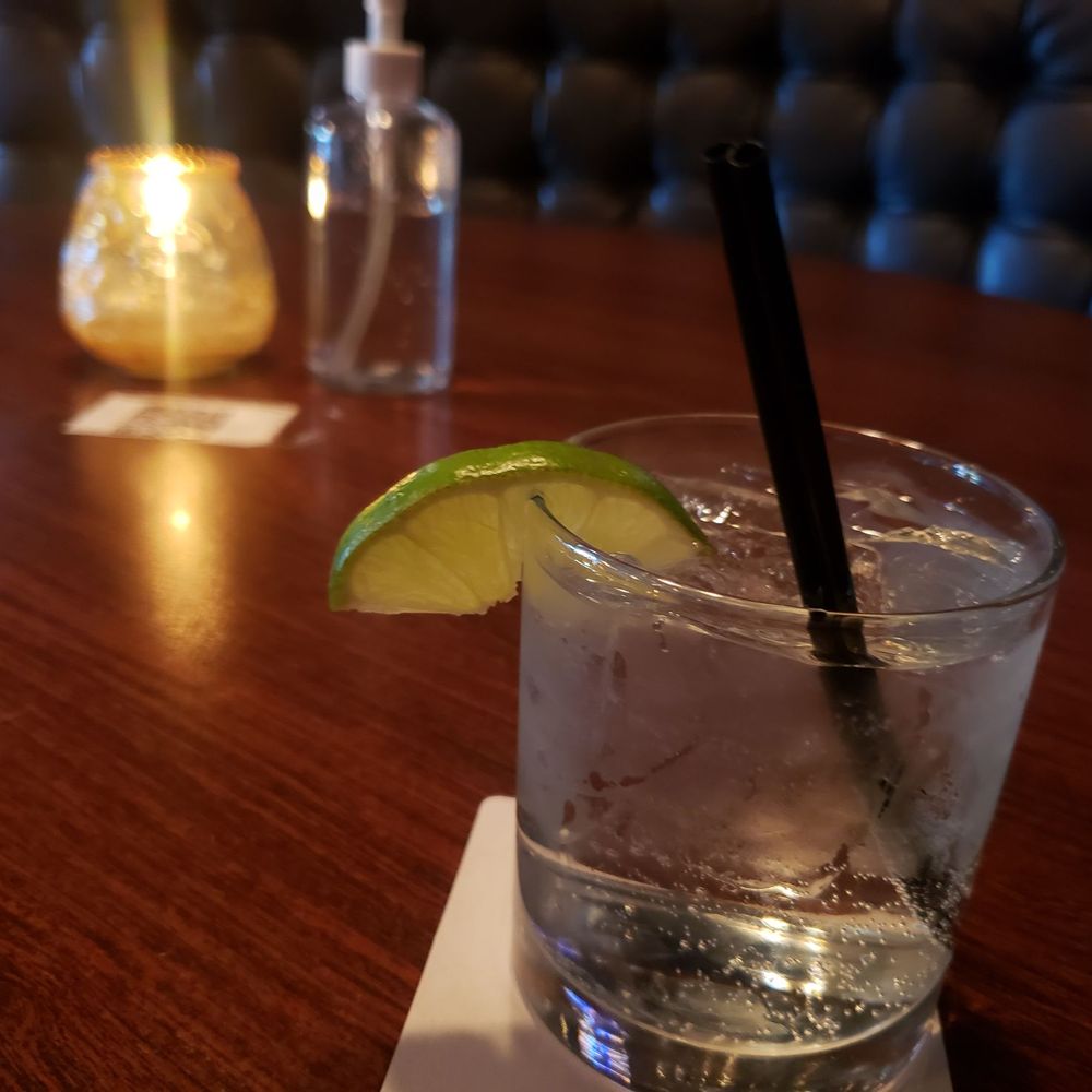Blackbird Bar - G&T - Bars Near Me - Milwaukee, Wisconsin Blackbird Bar - G&T - Bars Near Me - Milwaukee, Wisconsin