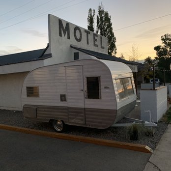Mellow Moon Lodge - Hotels Near Me - Del Norte, Colorado Mellow Moon Lodge - Hotels Near Me - Del Norte, Colorado