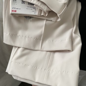 UNIQLO - wide fit pleated pants ruined - Men's Clothing Near Me - Pleasanton, California UNIQLO - wide fit pleated pants ruined - Men's Clothing Near Me - Pleasanton, California