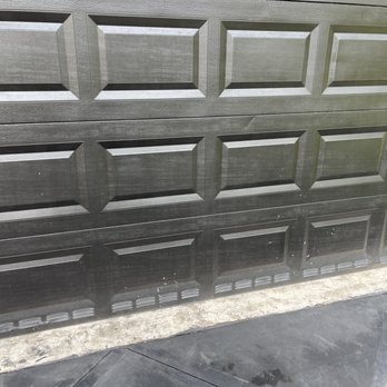 Eagle Concrete Corporation - Concrete splattered on newly painted garage door - Masonry/Concrete Near Me - Hollywood, Florida Eagle Concrete Corporation - Concrete splattered on newly painted garage door - Masonry/Concrete Near Me - Hollywood, Florida