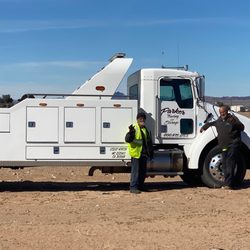 Parker Towing Heavy Duty Tow Truck - Mike and his helper from Parker towing freight people