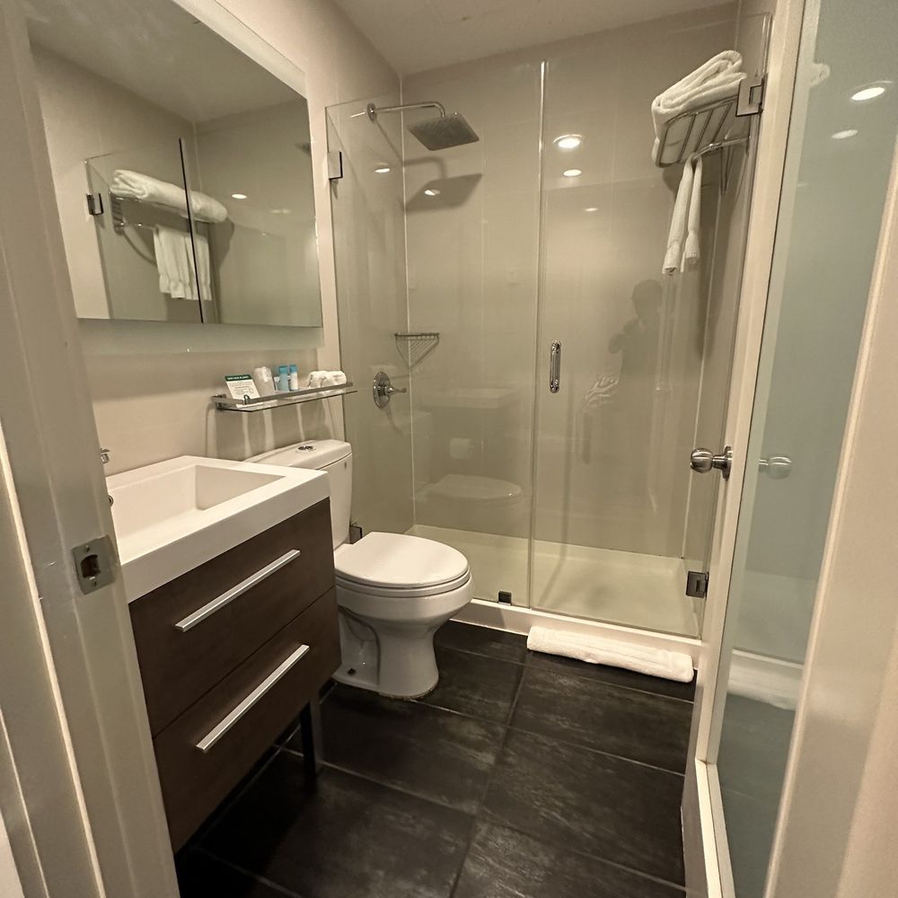 The Leon Hotel - Hotels Near Me - New York, New York