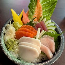 Chirashi lunch