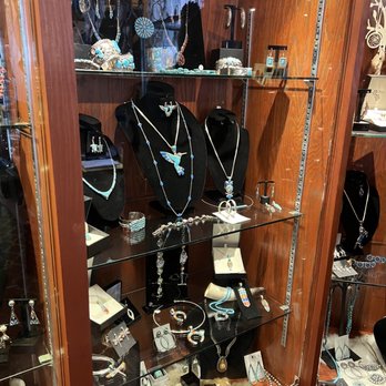 Khewa - Art Galleries Near Me - Wakefield, Quebec
