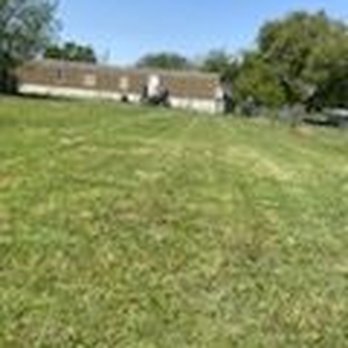 Four Seasons Precision Lawn Care - Other half of back yard - Lawn Services Near Me - Seguin, Texas Four Seasons Precision Lawn Care - Other half of back yard - Lawn Services Near Me - Seguin, Texas